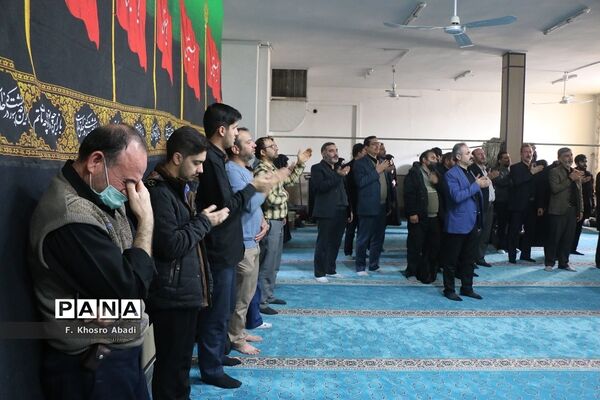 وداع کارکنان آموزش و پرورش ناحیه یک قم با پیکر شهید گمنام