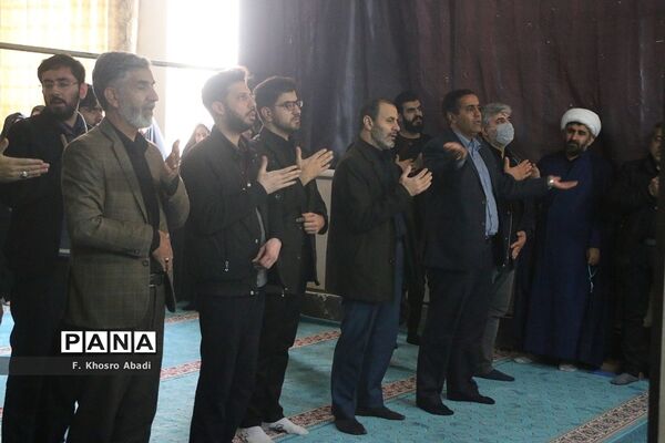 وداع کارکنان آموزش و پرورش ناحیه یک قم با پیکر شهید گمنام