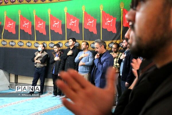 وداع کارکنان آموزش و پرورش ناحیه یک قم با پیکر شهید گمنام