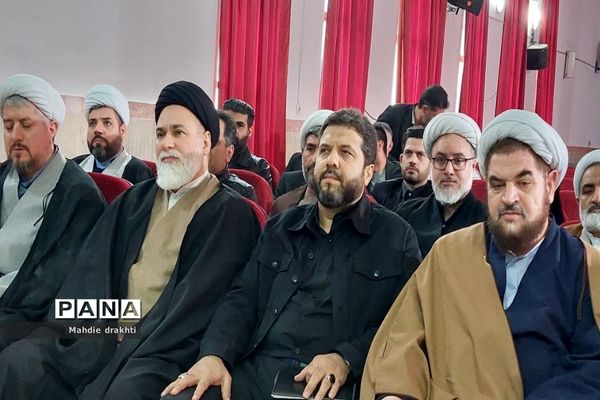 نشست روشنگری یوم الله ۹ دی در شهرستان بهارستان