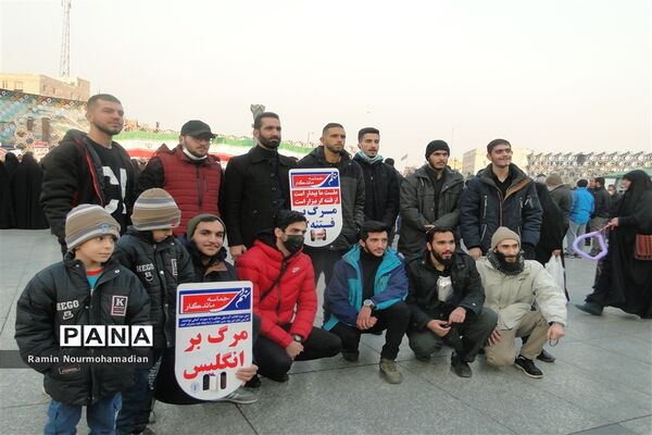 حضور کودکان و نوجوانان تهران در گردهمایی بزرگ نهم دی در میدان امام حسین(ع)