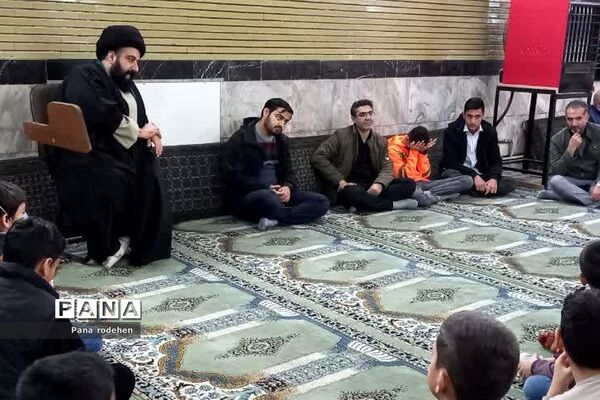 جلسات معرفتی و قرآنی امام‌جمعه رودهن با نوجوانان و جوانان