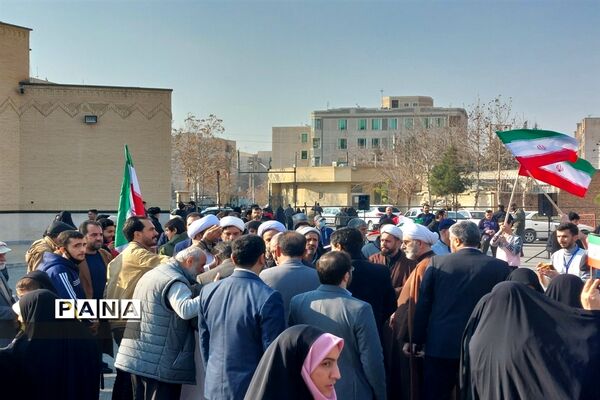 تجمع پرچمداران بصیرت در نمازجمعه ملارد