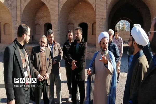 بازدید مسئولان شهرستان نایین از کاروانسرای نیستانک