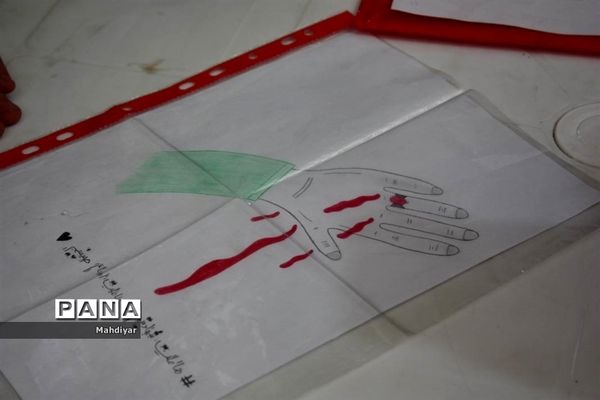 مسابقه نقاشی دانش‌آموزی در سالگرد شهادت حاج قاسم سلیمانی