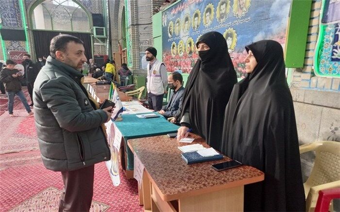 برپایی میز خدمت آموزش و پرورش در نماز جمعه دماوند