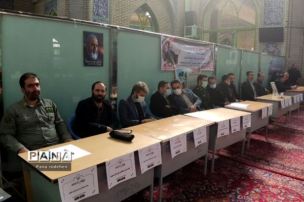 برپایی میزخدمت به صورت گسترده در بخش‌های شهرستان دماوند