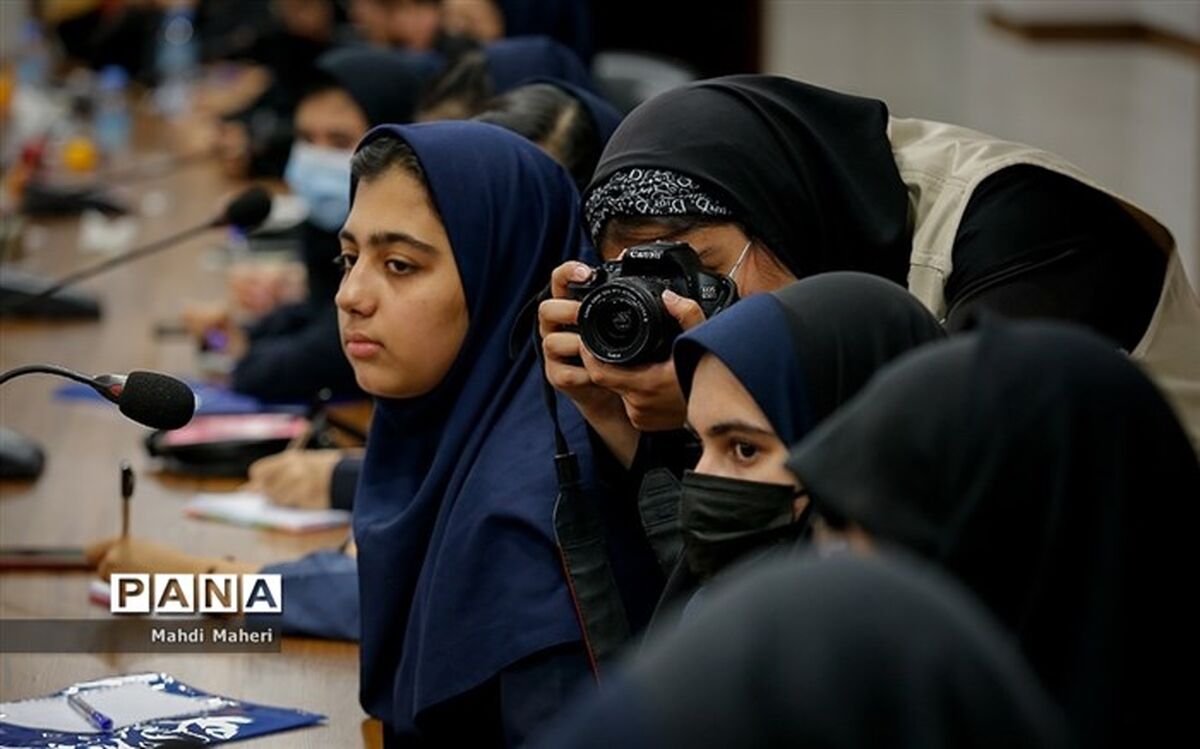 پویش دهه بصیرت و برنامه روایت‌گری در بین دانش‌آموزان و مربیان برگزار می‌شود