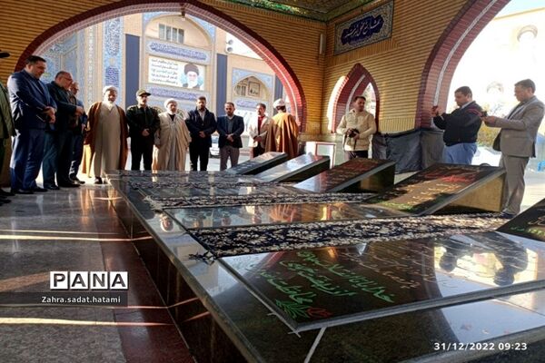 گلباران مزار شهدای گمنام در مصلی امام خمینی(ره) پاکدشت