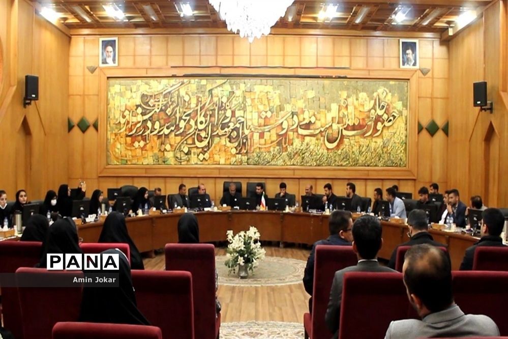 برگزاری گردهمایی فرهنگیان جوان استان فارس در شیراز