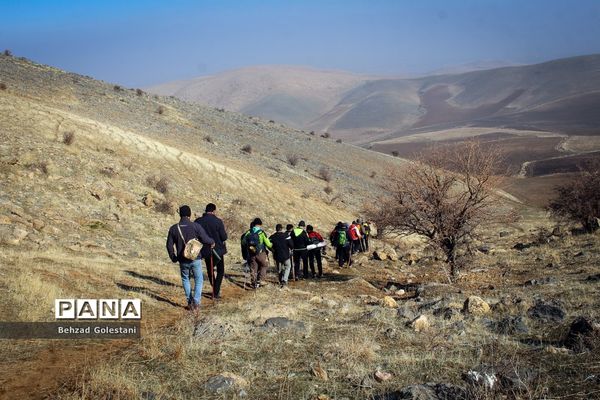 کوهپیمایی مربیان سازمان دانش‌آموزی آذربایجان غربی
