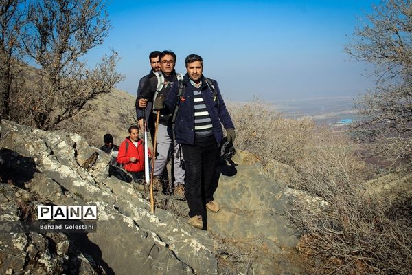 کوهپیمایی مربیان سازمان دانش‌آموزی آذربایجان غربی