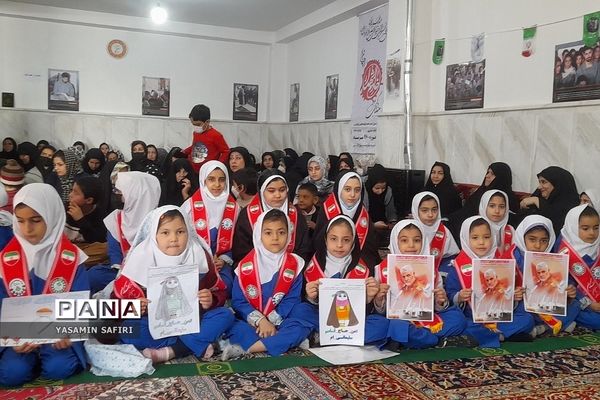 مراسم سومین ساگرد شهادت حاج قاسم سلیمانی توسط دانش‌آموزان دبستان شهید کمانی فشافویه