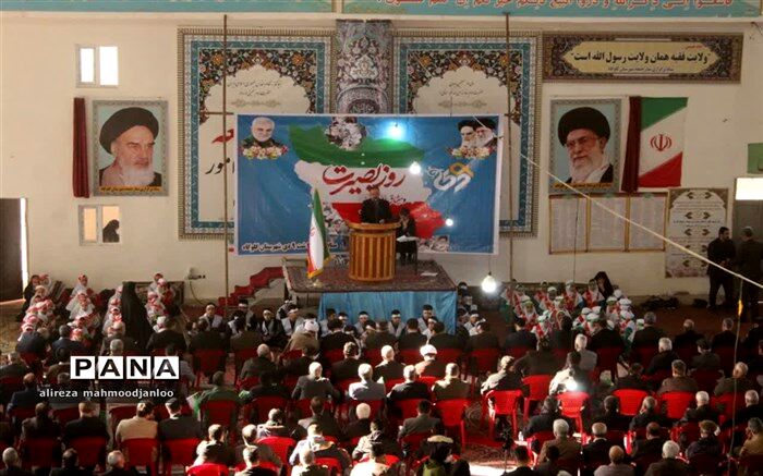 مردم رکن رکین این انقلاب هستند