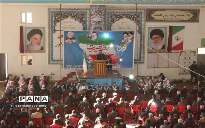 مردم رکن رکین این انقلاب هستند