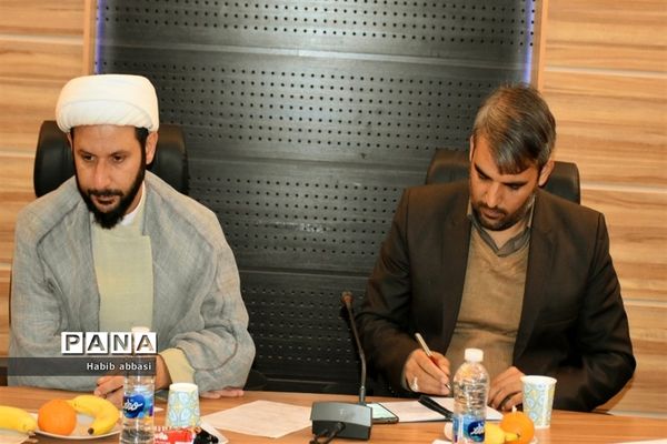 برگزاری نشست موسسان مدارس غیردولتی در صفادشت