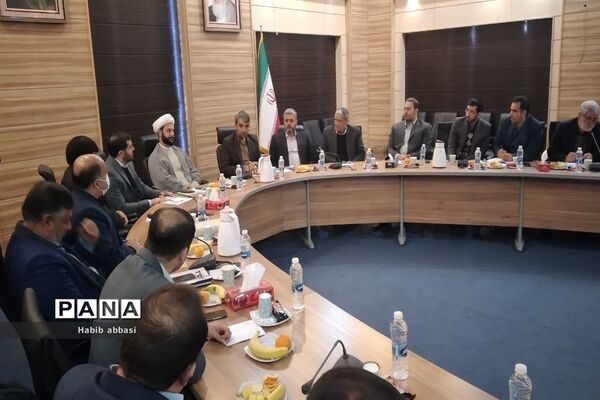 برگزاری نشست موسسان مدارس غیردولتی در صفادشت