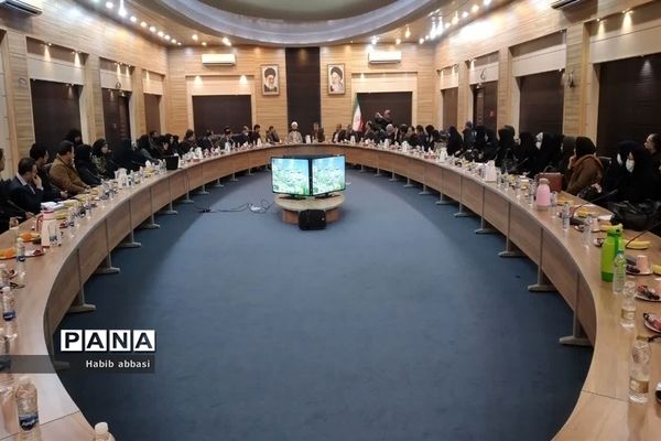 برگزاری نشست موسسان مدارس غیردولتی در صفادشت