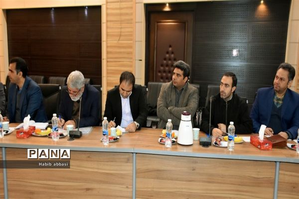 برگزاری نشست موسسان مدارس غیردولتی در صفادشت