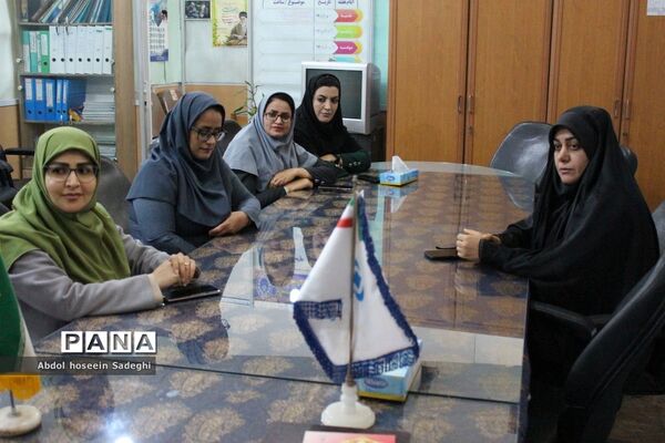 نشست هم‌اندیشی مدیران سازمان دانش‌آموزی استان بوشهر و سازمان دانش‌آموزی استان لرستان