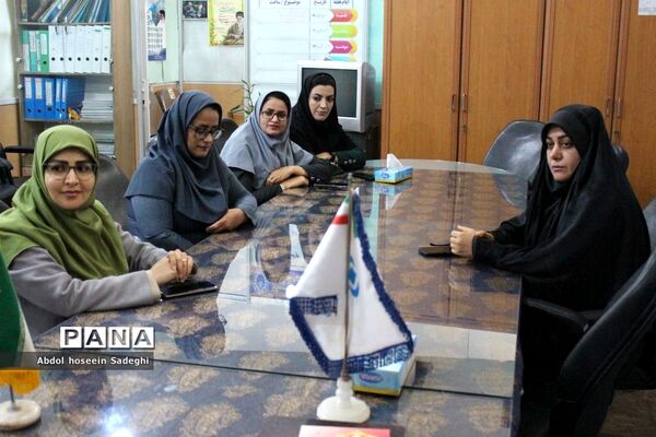 نشست هم‌اندیشی مدیران سازمان دانش‌آموزی استان بوشهر و سازمان دانش‌آموزی استان لرستان