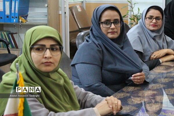 نشست هم‌اندیشی مدیران سازمان دانش‌آموزی استان بوشهر و سازمان دانش‌آموزی استان لرستان