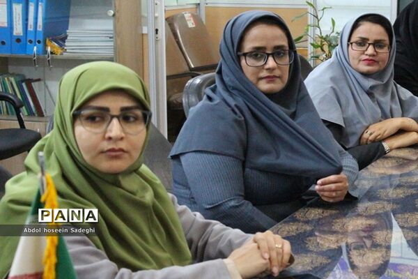نشست هم‌اندیشی مدیران سازمان دانش‌آموزی استان بوشهر و سازمان دانش‌آموزی استان لرستان