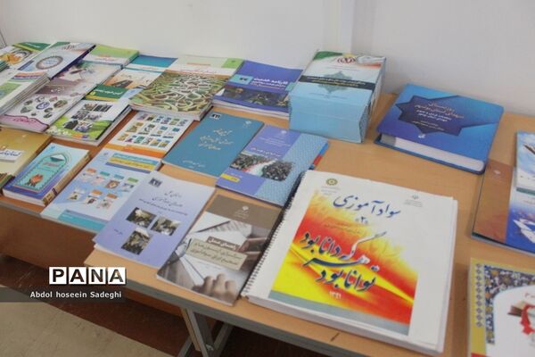 دیدار دانش‌آموزان تشکل‌های دانش‌آموزی با رئیس و کارکنان نهضت سوادآموزی استان بوشهر