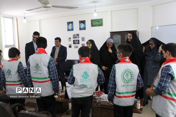 دیدار دانش‌آموزان تشکل‌های دانش‌آموزی با رئیس و کارکنان نهضت سوادآموزی استان بوشهر