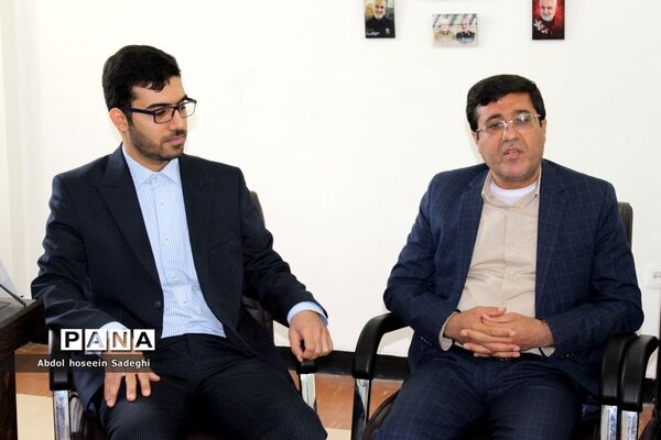 دیدار دانش‌آموزان تشکل‌های دانش‌آموزی با رئیس و کارکنان نهضت سوادآموزی استان بوشهر