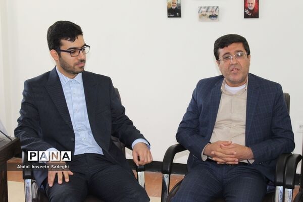 دیدار دانش‌آموزان تشکل‌های دانش‌آموزی با رئیس و کارکنان نهضت سوادآموزی استان بوشهر