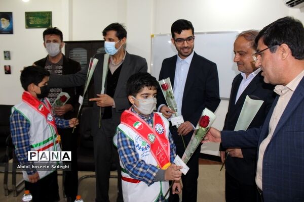 دیدار دانش‌آموزان تشکل‌های دانش‌آموزی با رئیس و کارکنان نهضت سوادآموزی استان بوشهر