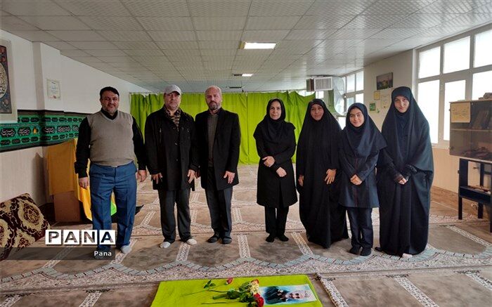 بازدید داوران حوزه هنری شهر تهران از نمایش «منم سردار» در شهرستان رباط‌کریم