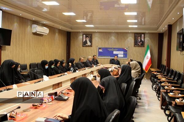 همایش تجلیل از برگزیدگان پژوهشگر در ناحیه 2 بهارستان