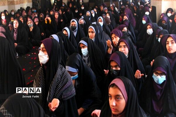 مراسم تشییع و خاکسپاری پیکر شهید گمنام در دبیرستان شاهد امام حسین(ع)