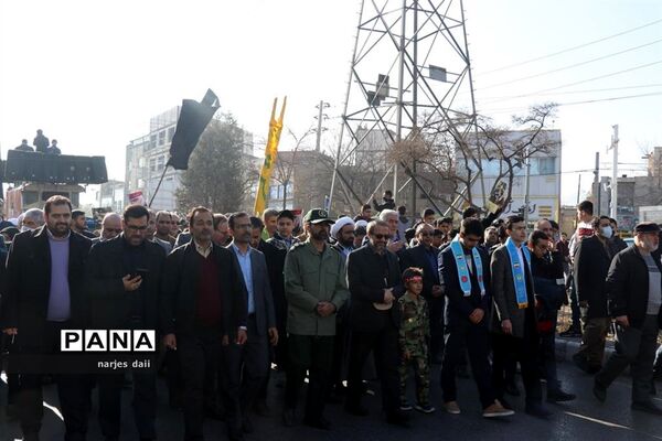 تشییع پیکر شهید گمنام ومراسم خاکسپاری در اردوگاه ثامن الحجج (ع)مشهد