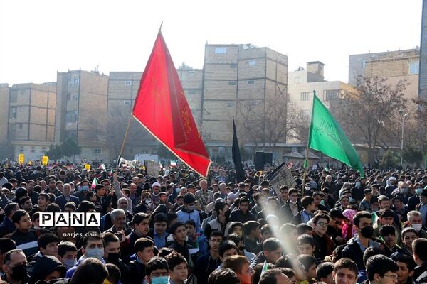 تشییع پیکر شهید گمنام ومراسم خاکسپاری در اردوگاه ثامن الحجج (ع)مشهد