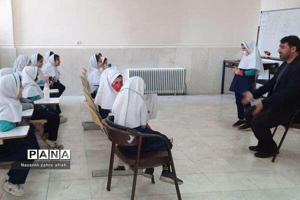 کارگاه فن‌بیان و اعتمادبه نفس در دبستان سما یک رودهن