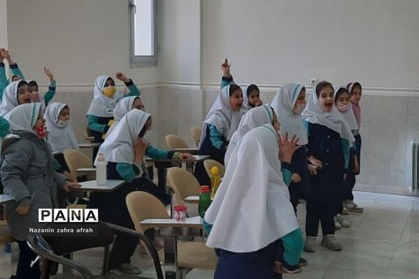 کارگاه فن‌بیان و اعتمادبه نفس در دبستان سما یک رودهن