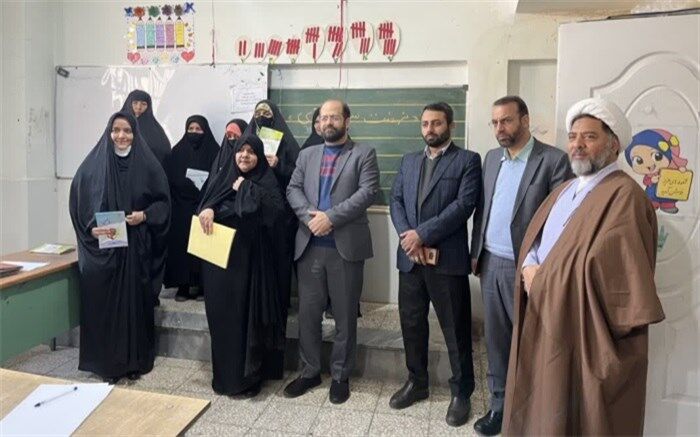 آموزش‌دهندگان نهضت سوادآموزی با جان و دل مجاهدت می‌کنند