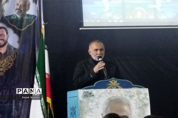 اجتماع بزرگ دهه نودی‌ها و همخوانی سرود سلام فرمانده و رفیق شهیدم