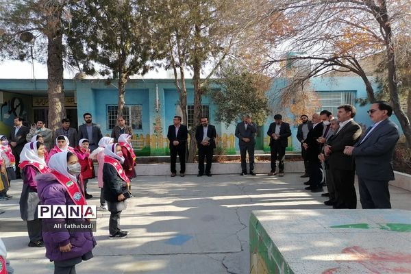 بازدید مدیرکل آموزش وپرورش از مدرسه تمام تشکیلاتی حضرت زینب(س) خاتم