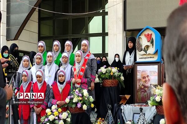 تجدید پیمان فرزندان حاج قاسم با شهدا در شیراز