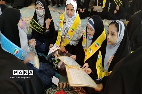 تجدید پیمان فرزندان حاج قاسم با شهدا در شیراز