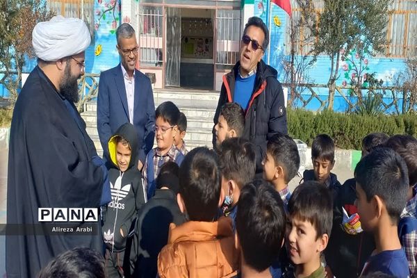 بازدید نماینده مجلس شورای اسلامی شهر ترشیز از مدارس کاشمر