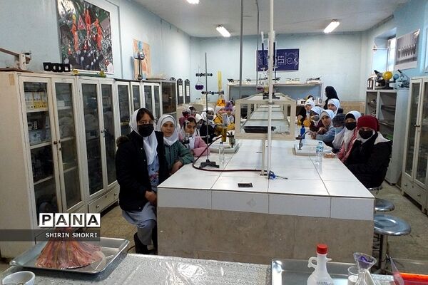 بازدید دانش‌آموزان دبستان ایثار۳  از پژوهش‌سرای جابربن حیان فشافویه