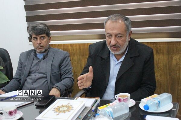جلسه مدیران مدارس رویش انقلاب بوشهر