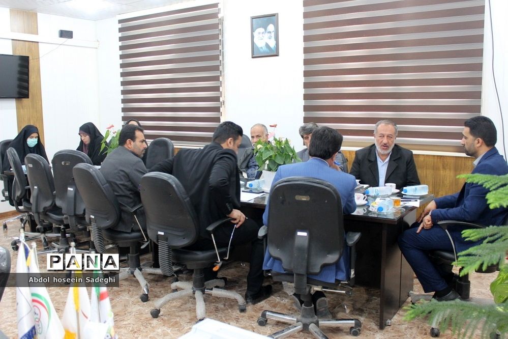 جلسه مدیران مدارس رویش انقلاب بوشهر