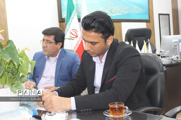 جلسه مدیران مدارس رویش انقلاب بوشهر