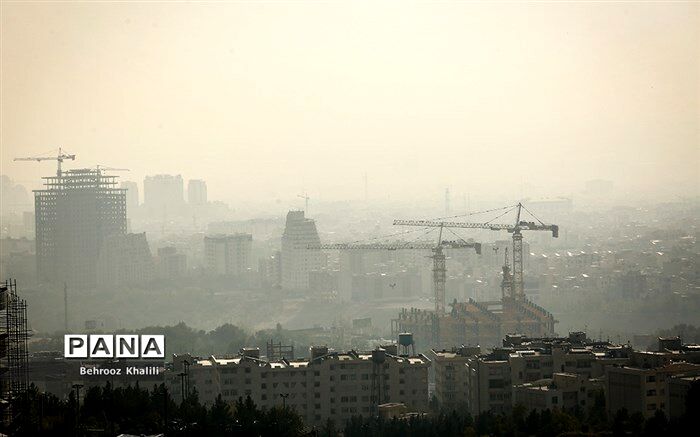 انباشت آلاینده‌ها و کاهش شعاع دید در تهران به ۲۰۰۰ متر